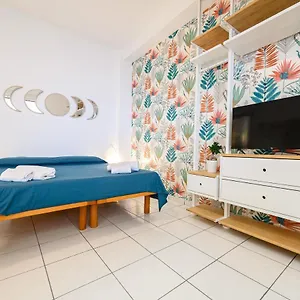 L'aurora Naples