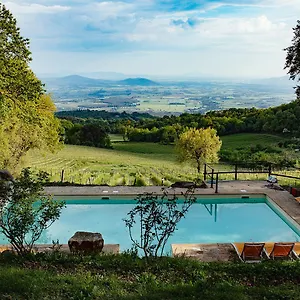 Valdonica Winery Fine Dine & Wine , Sassofortino Italien